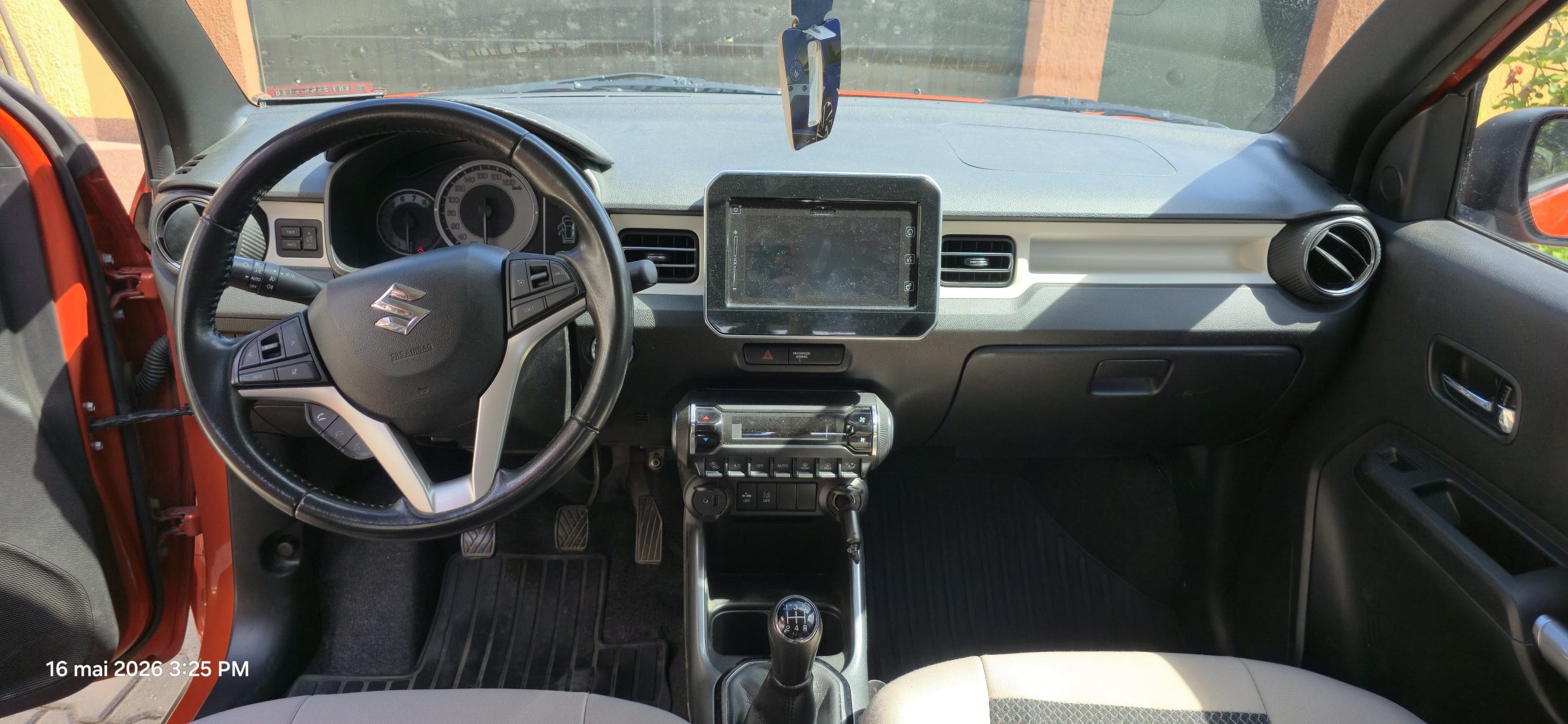 Minisuv hibrid ideal pentru oraș și drum lung, consum redus