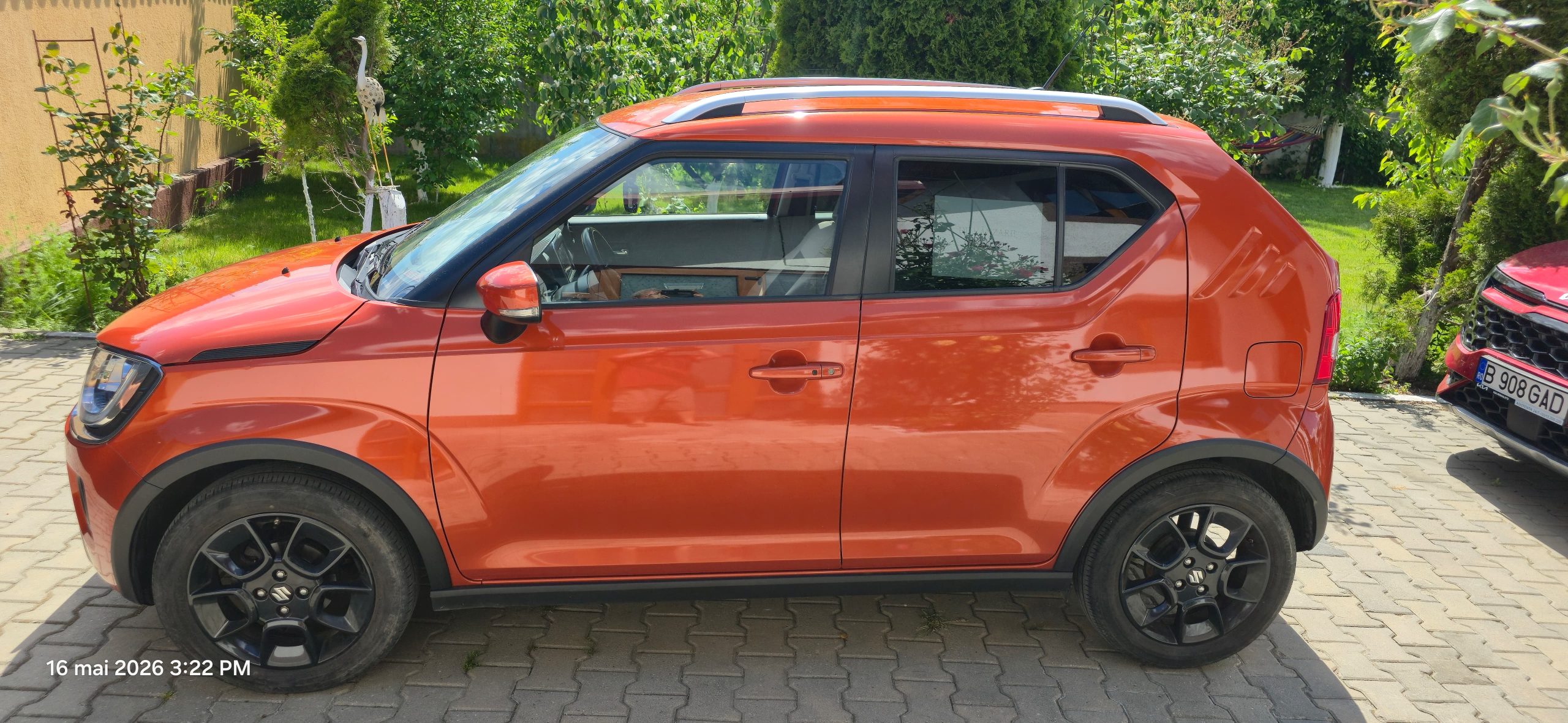 Minisuv hibrid ideal pentru oraș și pentru drumurile lungi, consum redus