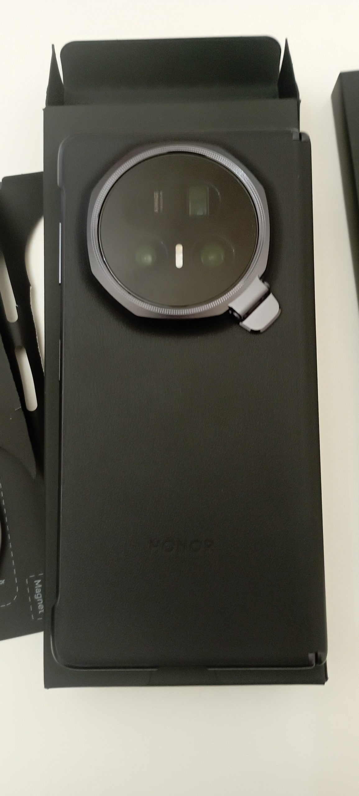 HONOR Magic v5
