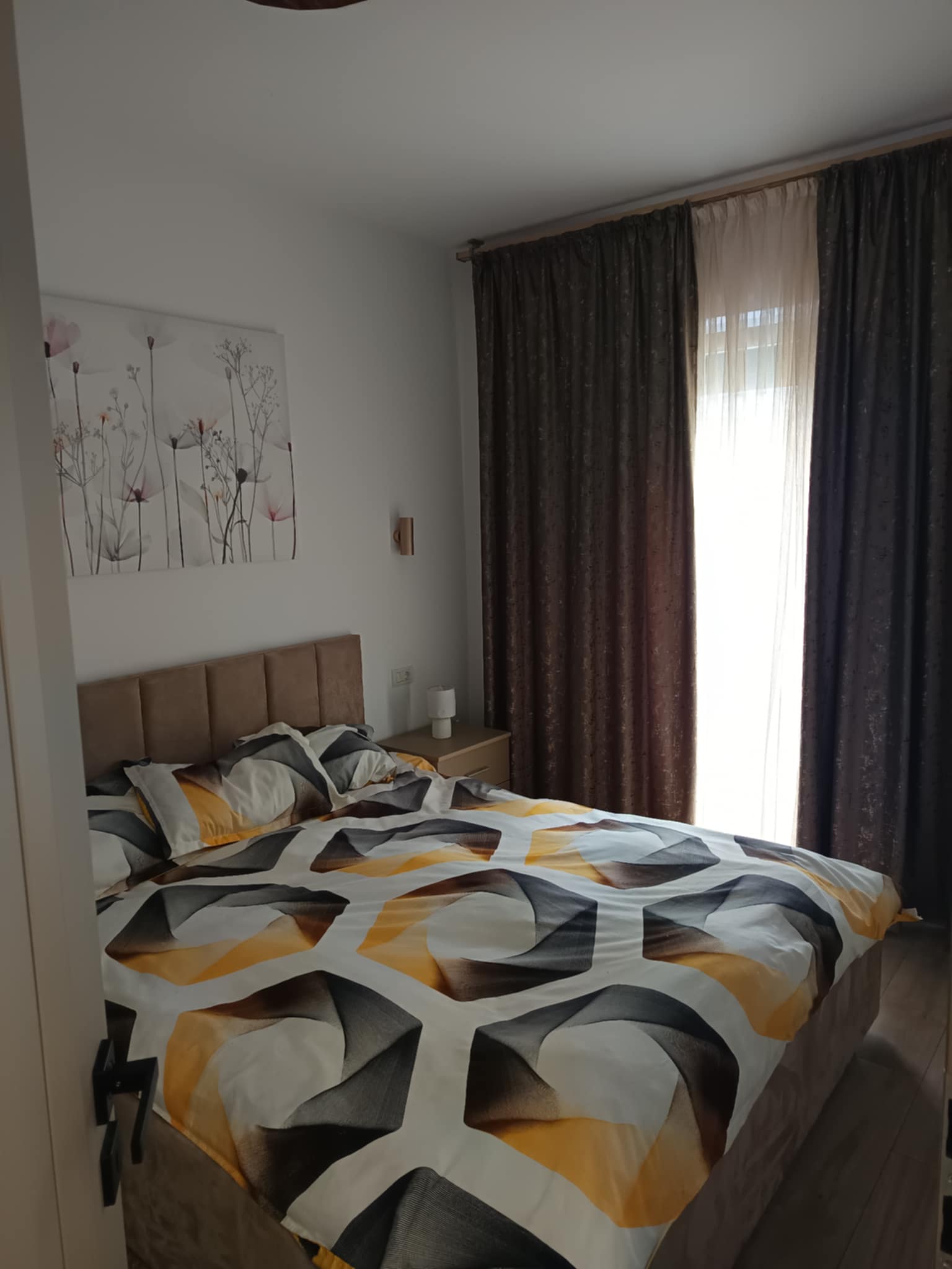 Inchiriez apartament in regim hotelier complex rezidential