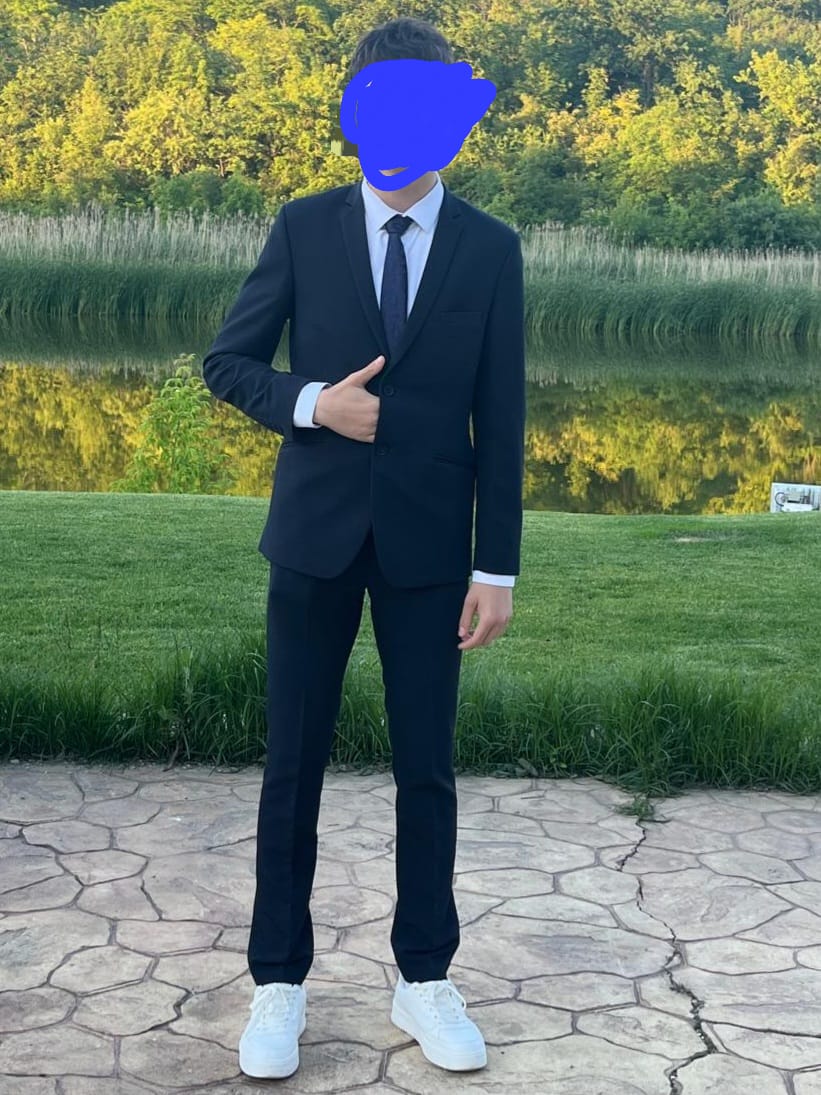 Costum adolescenti