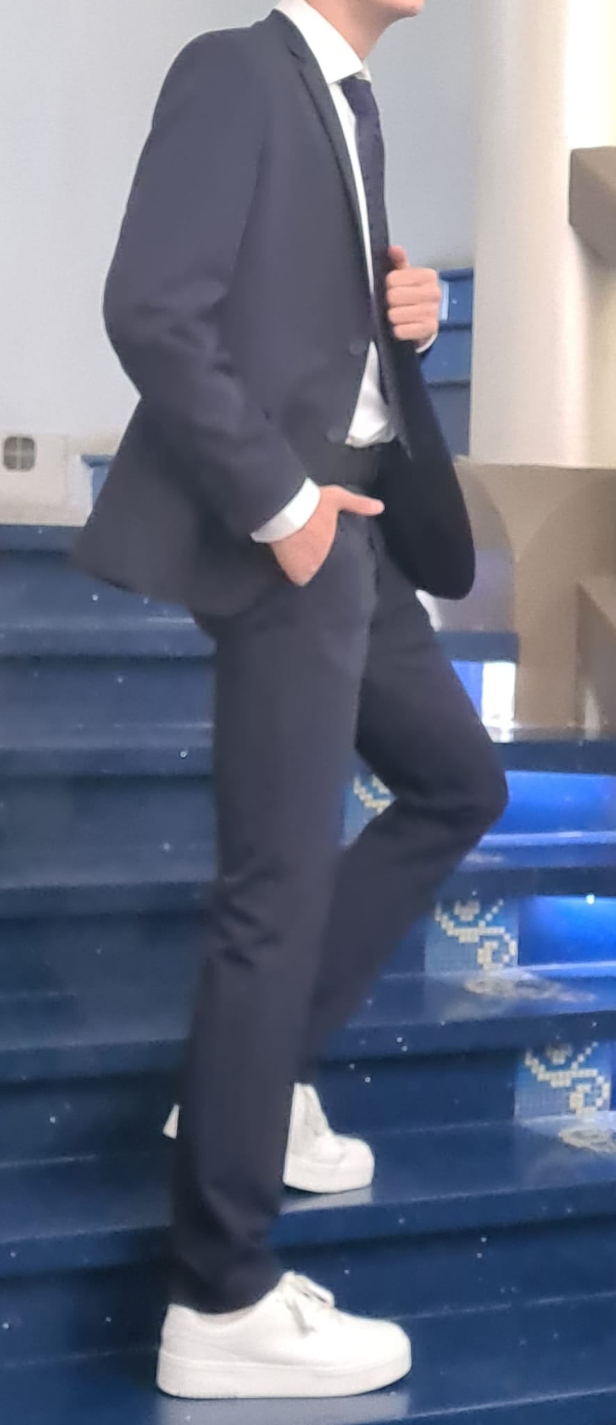 Costum adolescenti