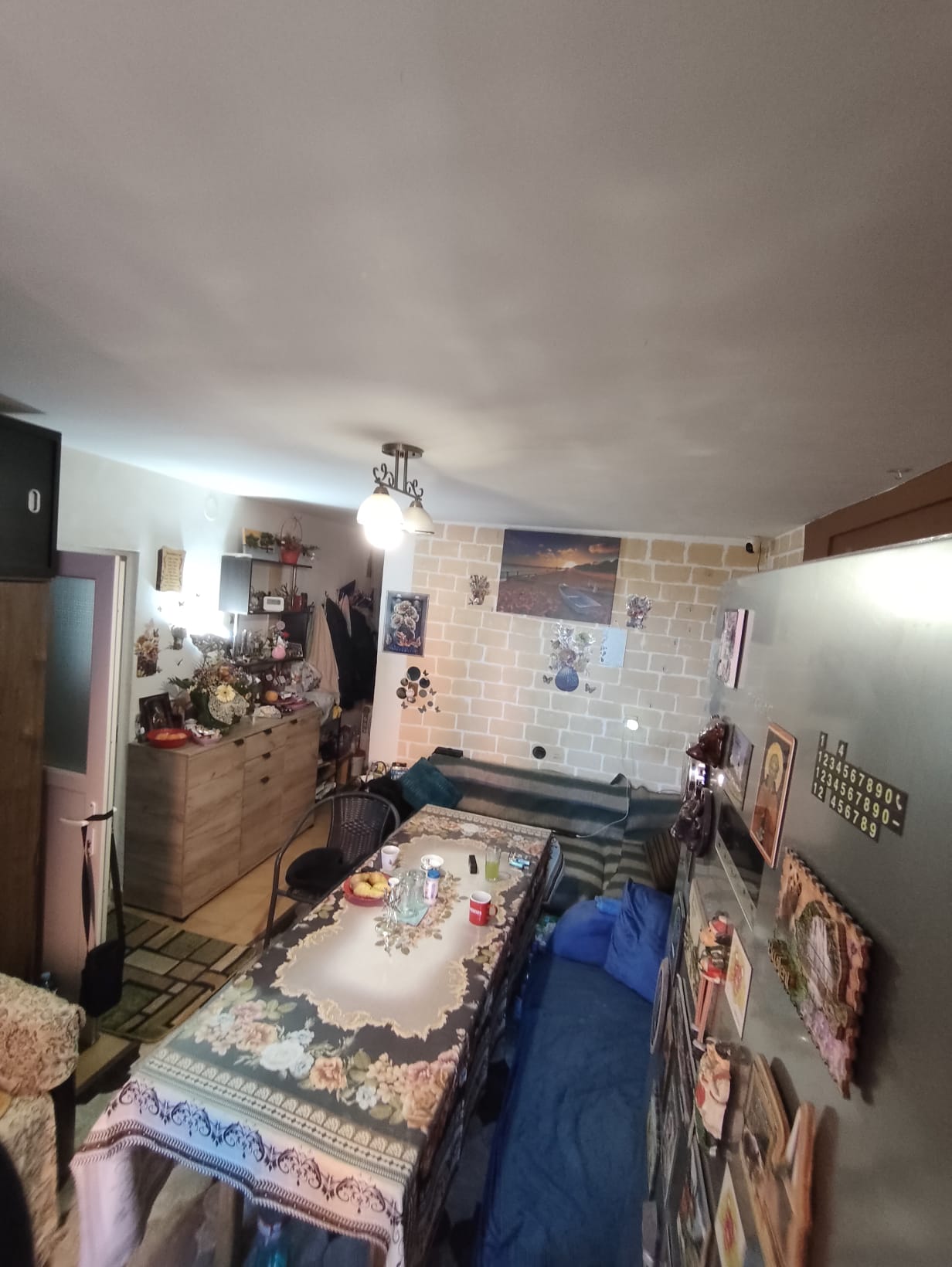 Vand casa cu etaj