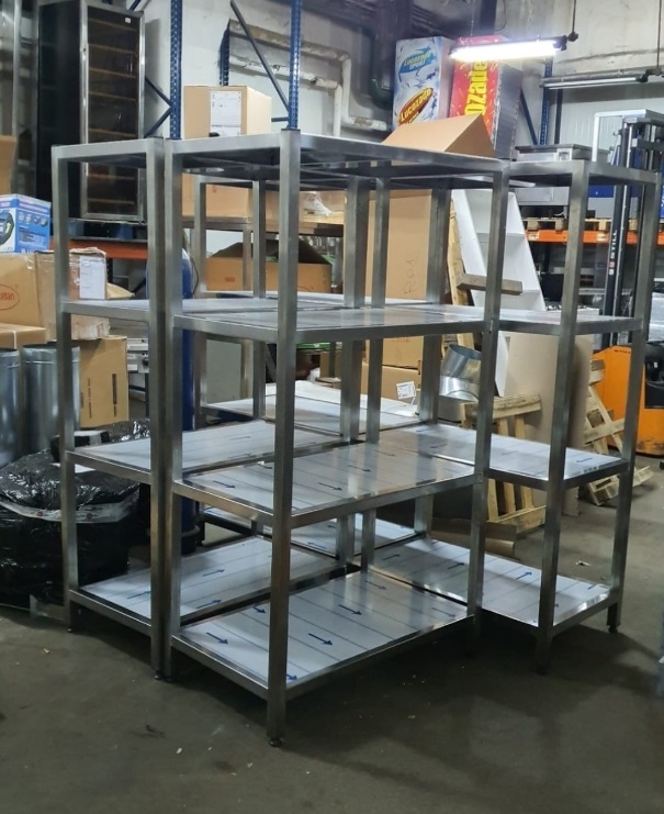 Mese inox / Dulapuri inox / Spalatoare inox / Hote inox – din STOC si Fabricate la comanda