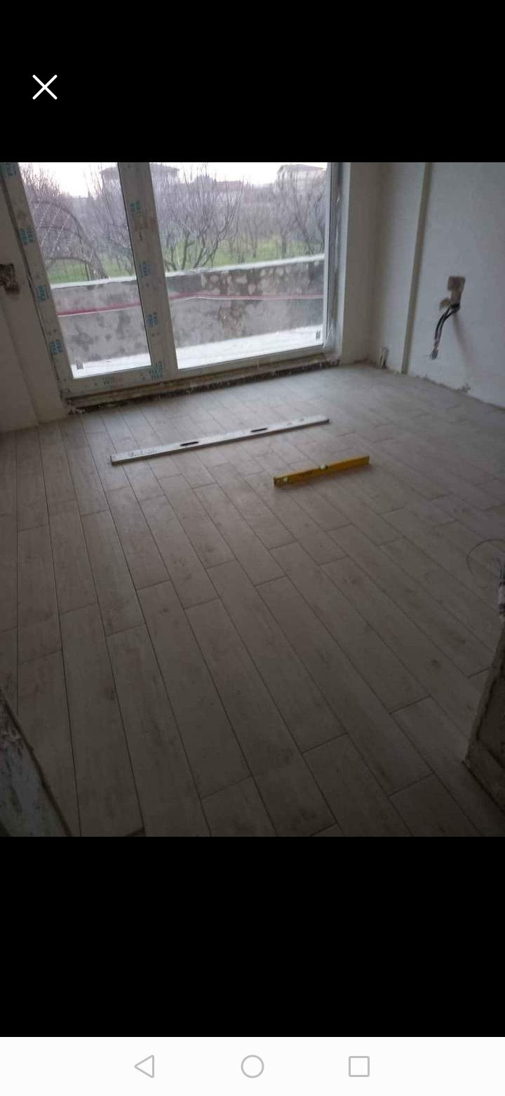 Execut lucrări de construcții și amenajări interioare și exterioare