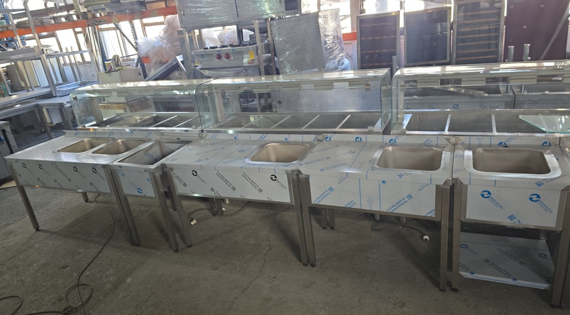 Mese inox / Dulapuri inox / Spalatoare inox / Hote inox – din STOC si Fabricate la comanda