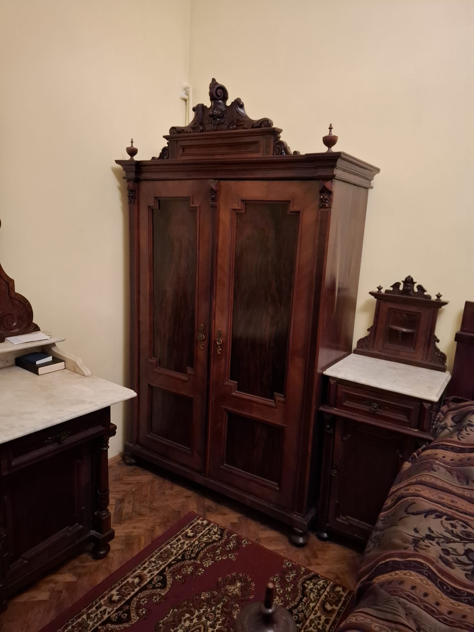 Mobilier vechi