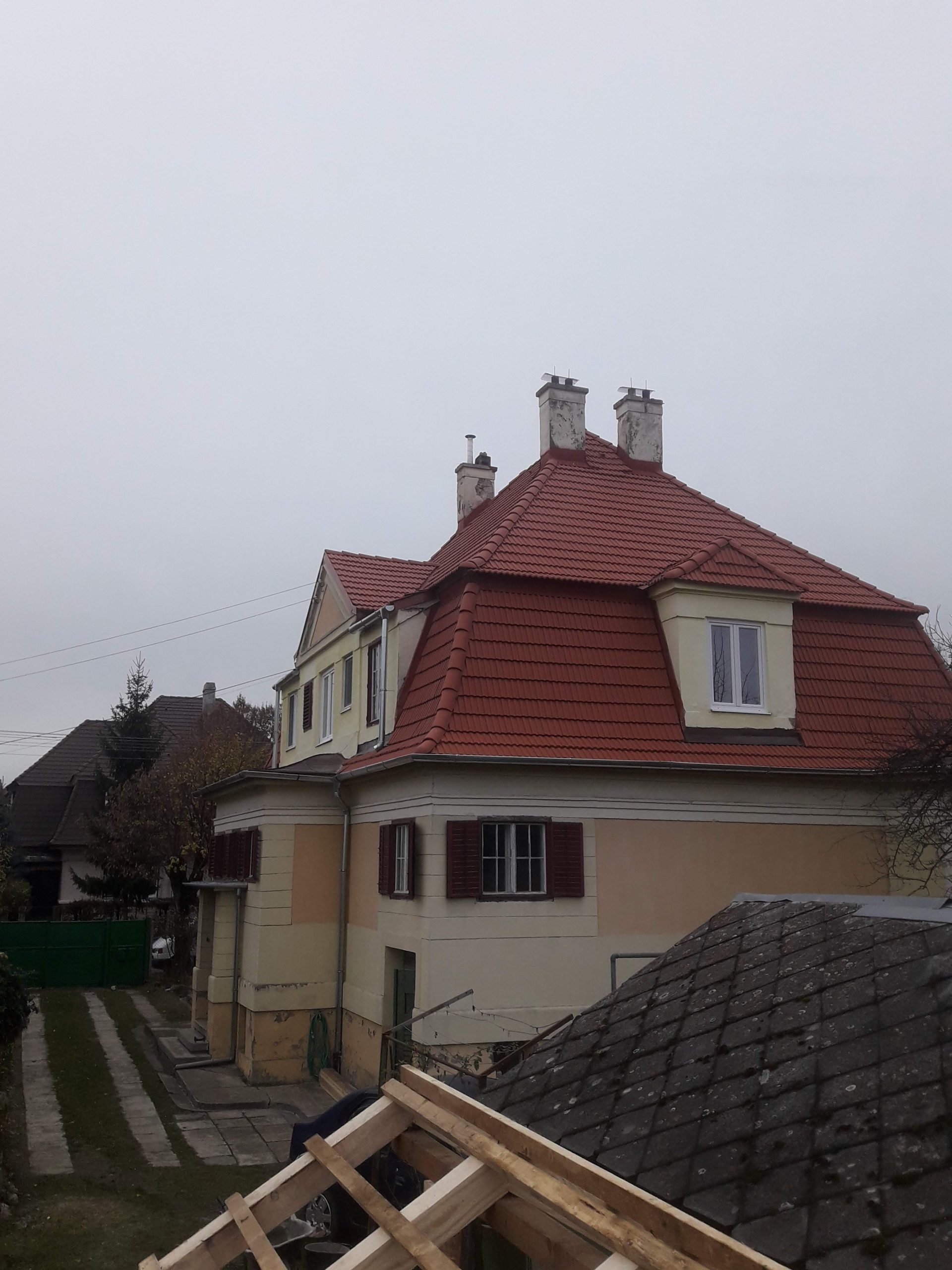 Execut și repar acoperișuri