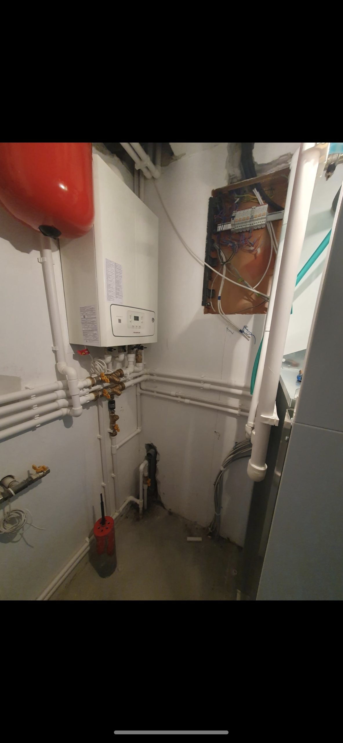 Instalatii sanitare, încalzire pardoseala, centrale termice,pompe caldura, panou solar
