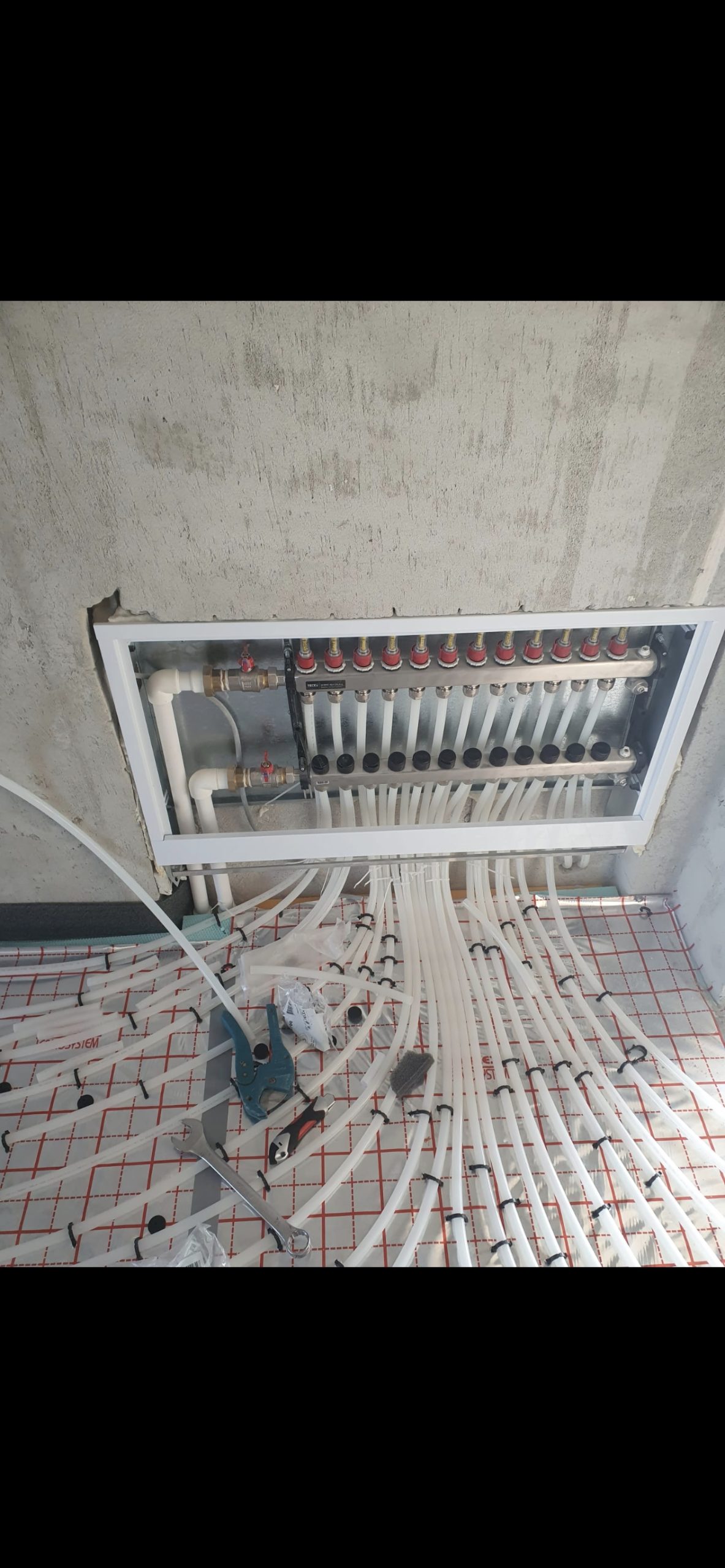 Instalatii sanitare, încalzire pardoseala, centrale termice,pompe caldura, panou solar