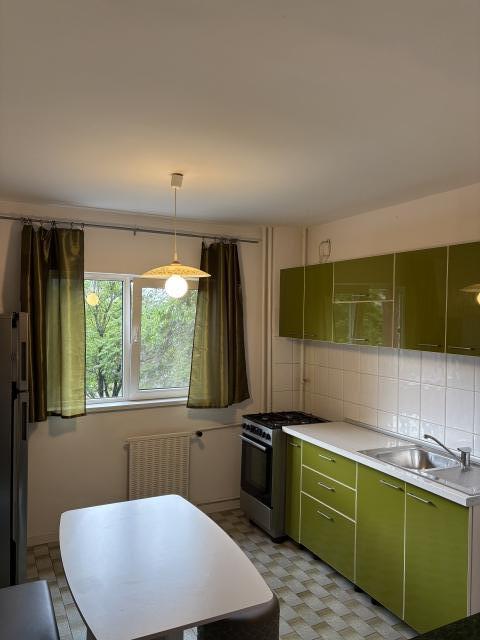 Inchiriez apartament 3 camere, semidecomandat, 70mp, mobilat si utilat, Turda, 699euro