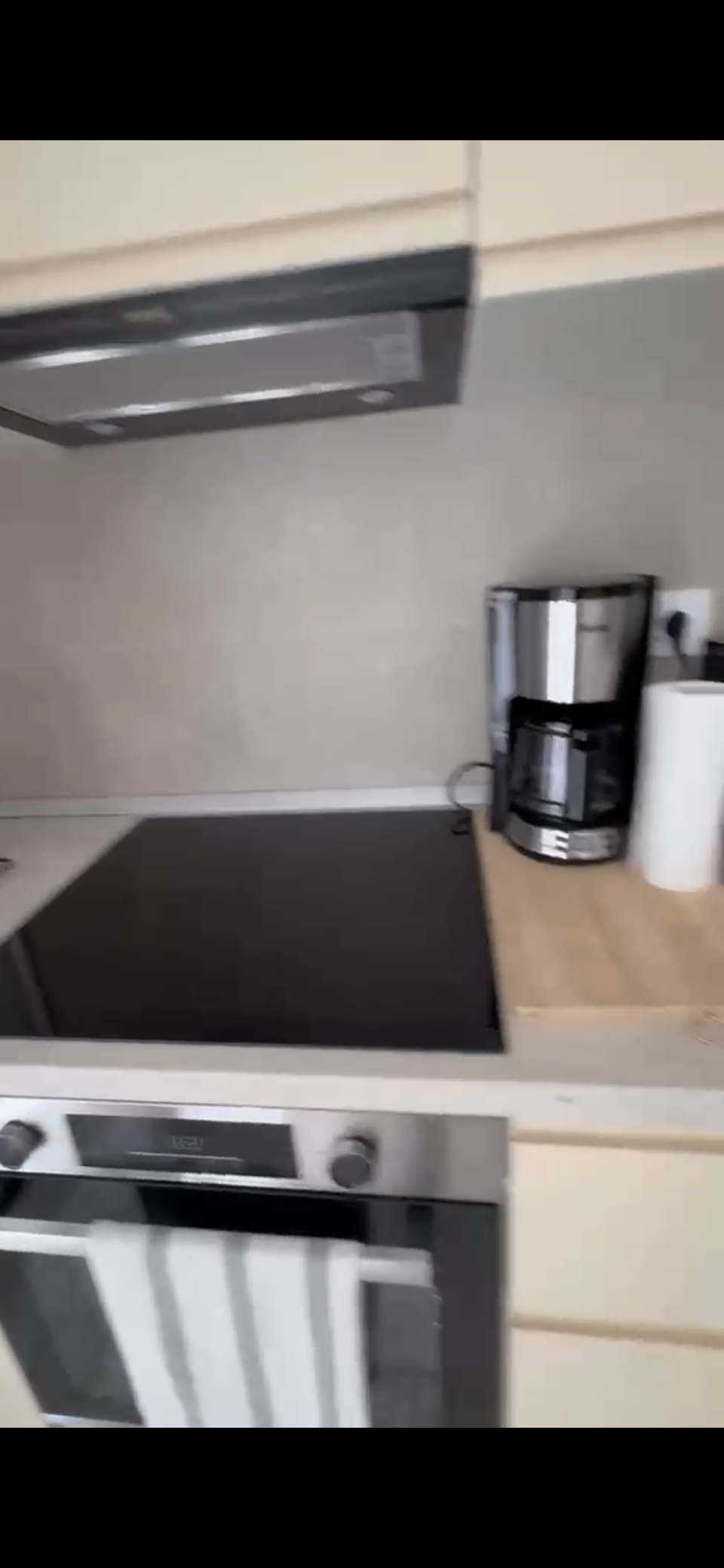 Închiriez studio