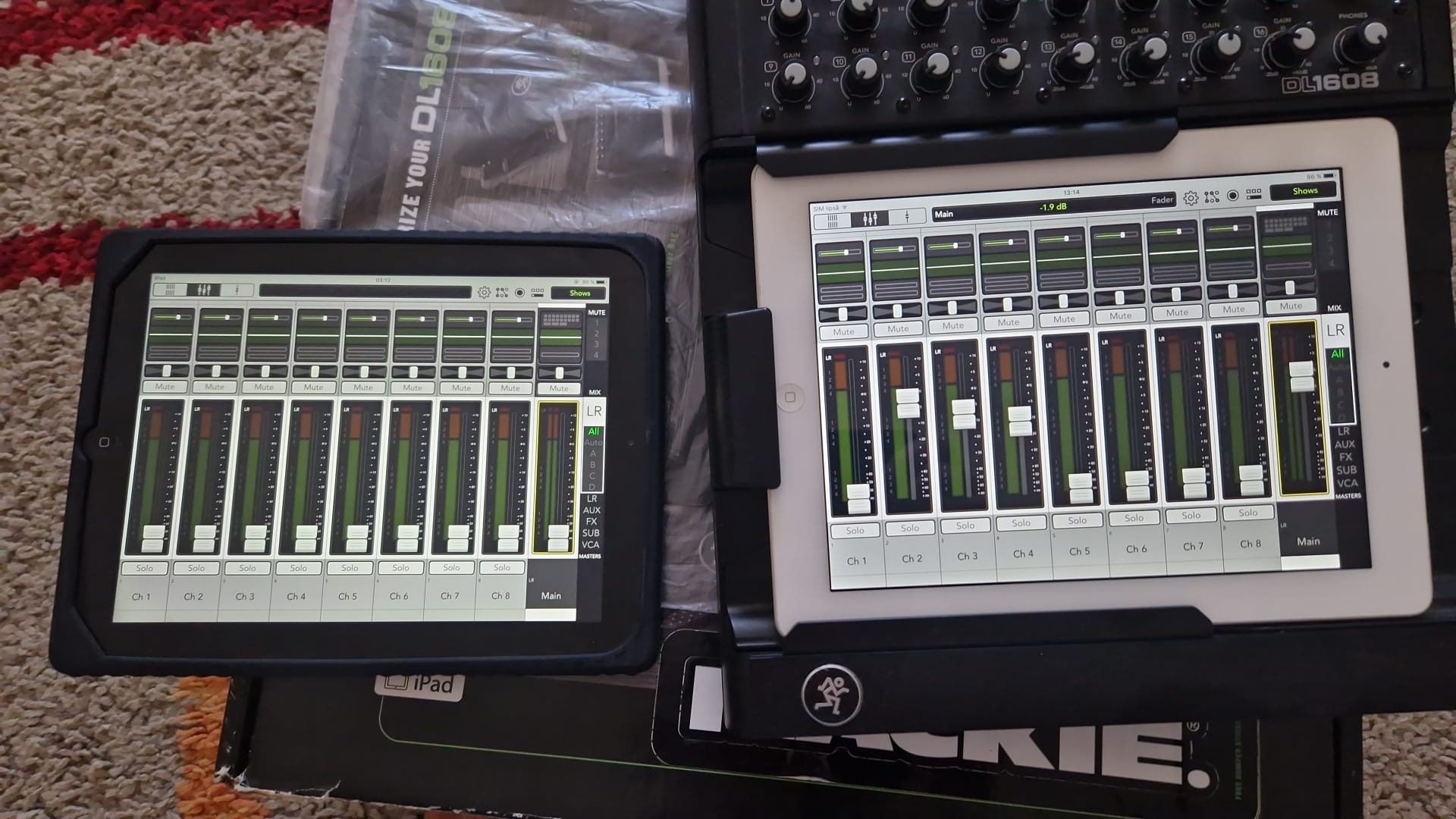 Vând Mixer Digital Mackie DL1608 – impecabil + 2 iPad-uri + Router Apple
