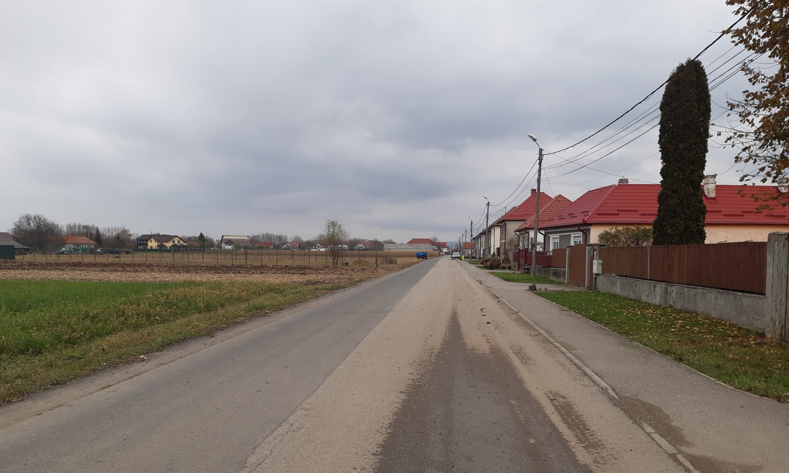 Vand teren intravilan construibil utilitati asfalt central Lunca Calnicului Brasov