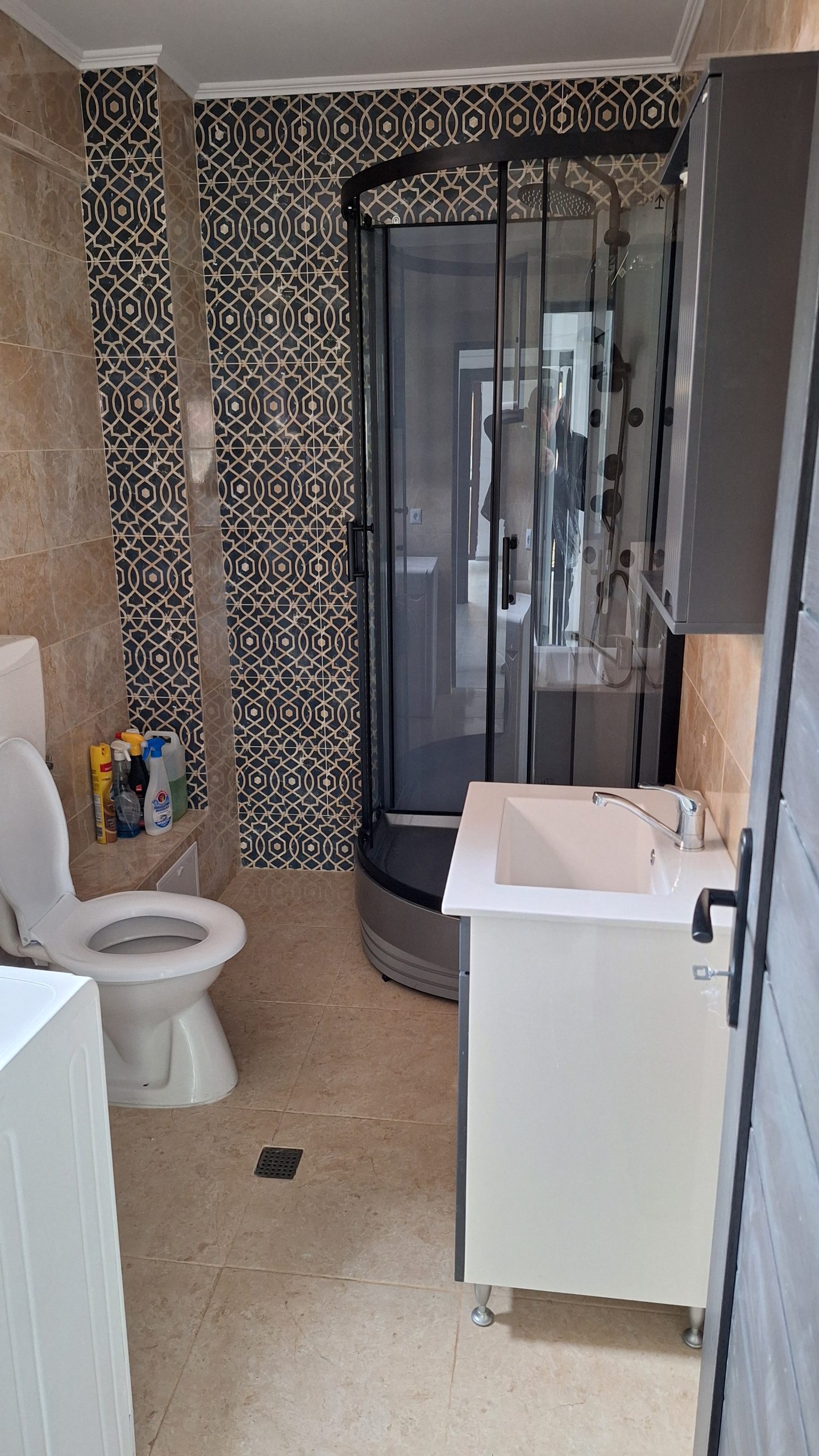 Proprietar inchiriez 3camere in vila