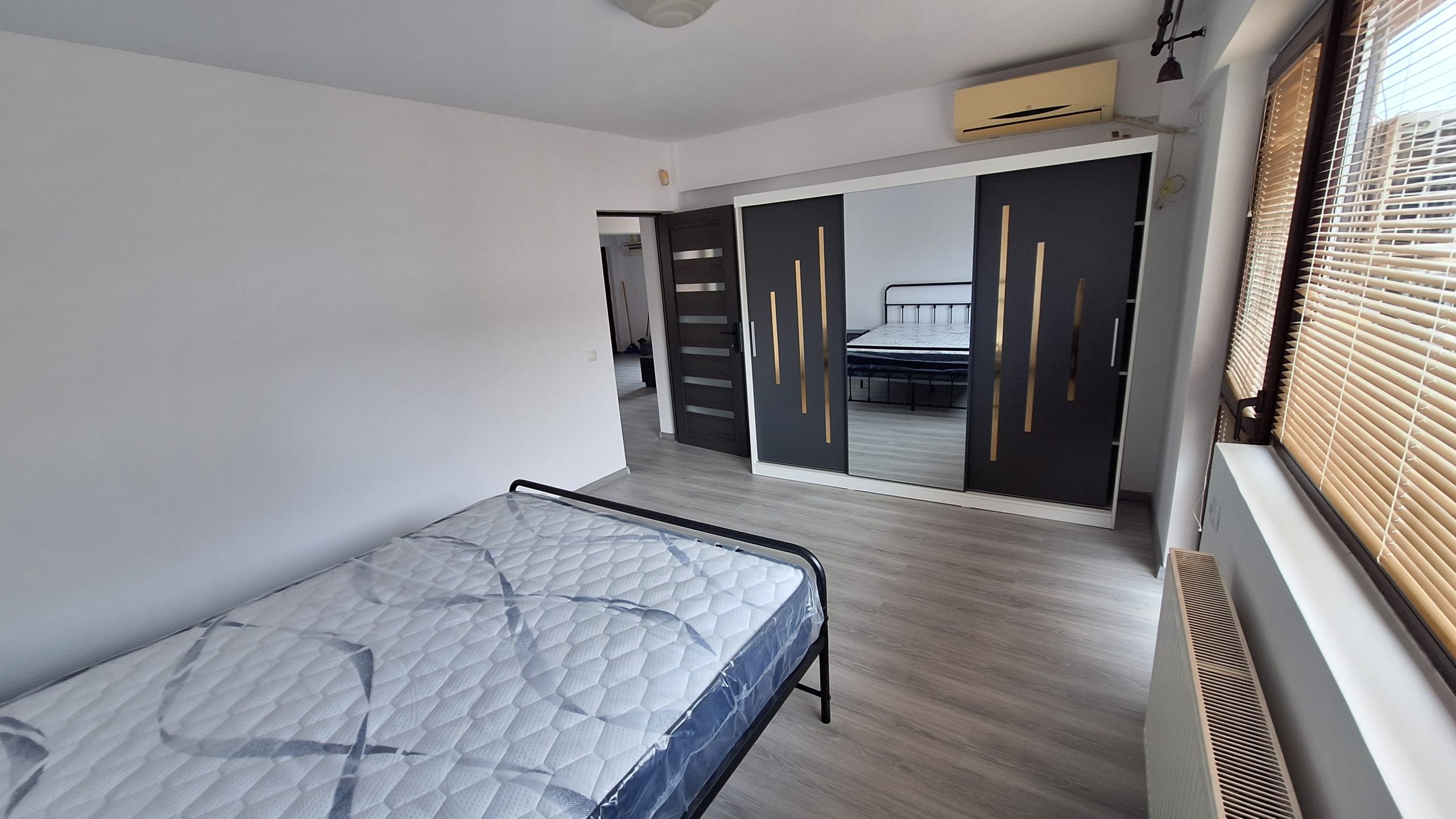 Proprietar inchiriez 3camere in vila