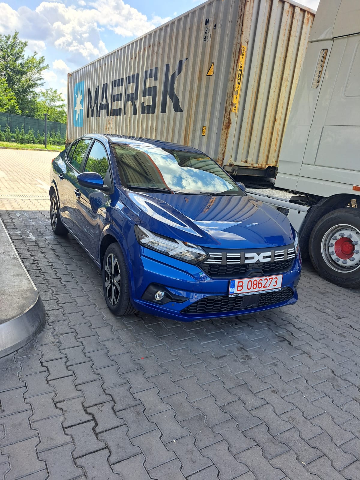 Rent a car Dacia automat pret de la 45 euro/zi