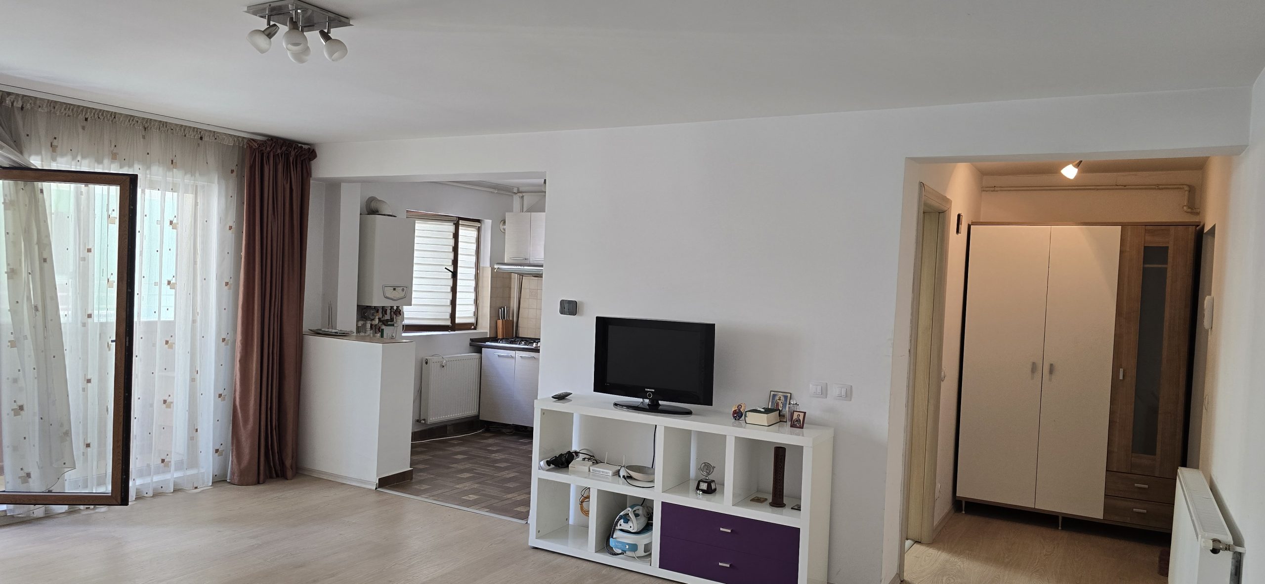 Garsonieră spațioasă 47 mp | Etaj 1din 4 | Bloc 2012 | Loc de parcare inclus | 68.500 euro
