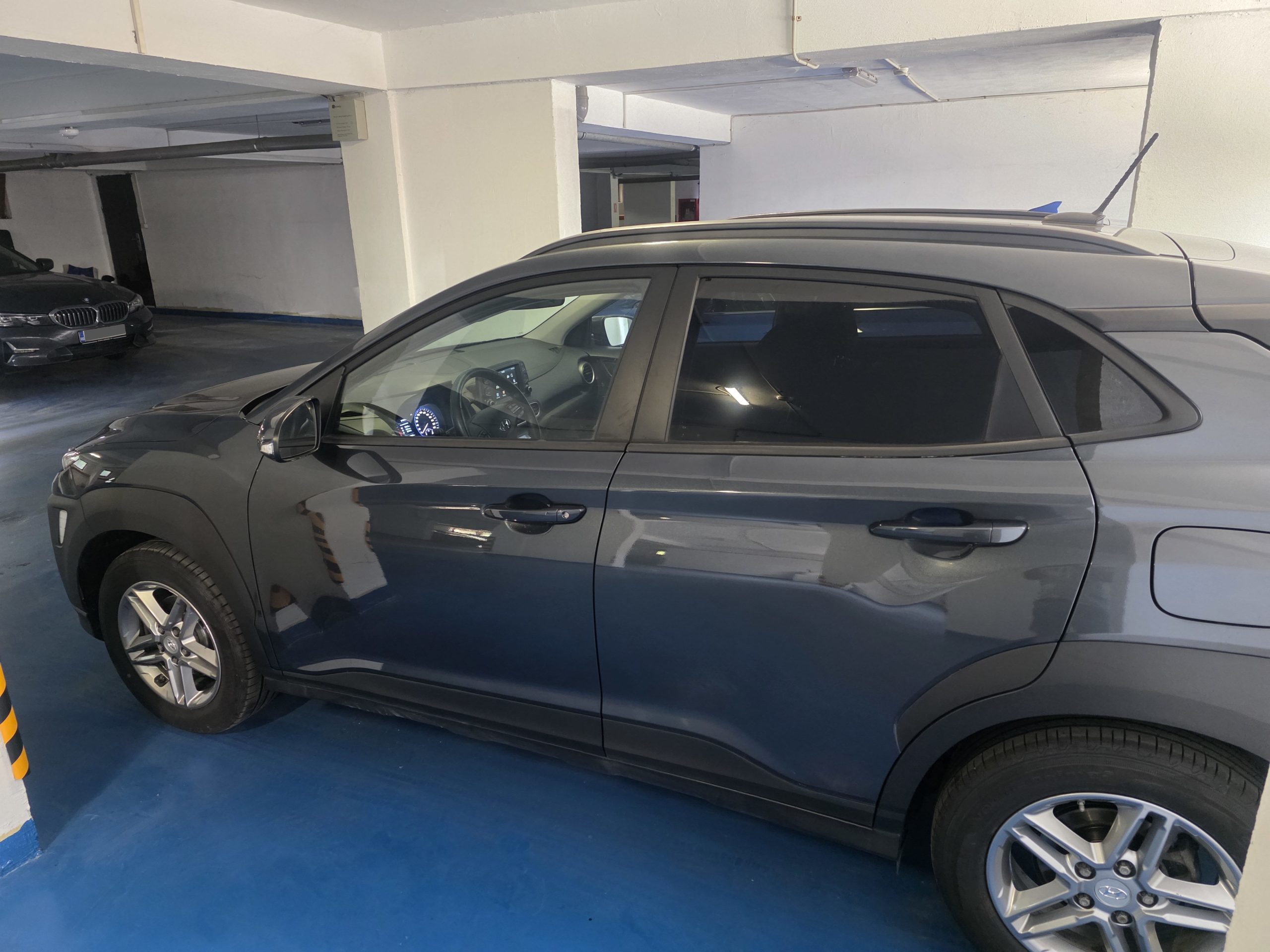Hyundai Kona Highway 1.0 T-GDi 120 CP | 23.500 km |2 seturi complete de roți