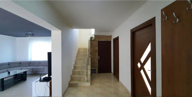 Vila, 3 camere,constructie 2014, teren 547mp, Negoiesti, Prahova, 185.000euro