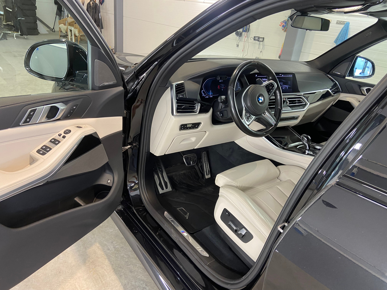 2020 BMW X5 M-Sport-XDRIVE45E