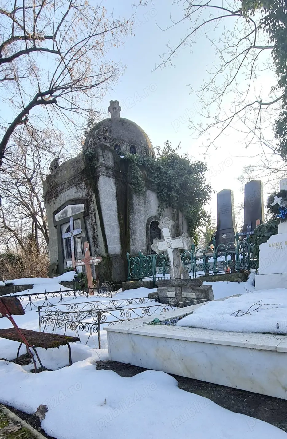 Cavou Monumental 8 + 4 Locuri Cimitirul Bellu, Bucuresti