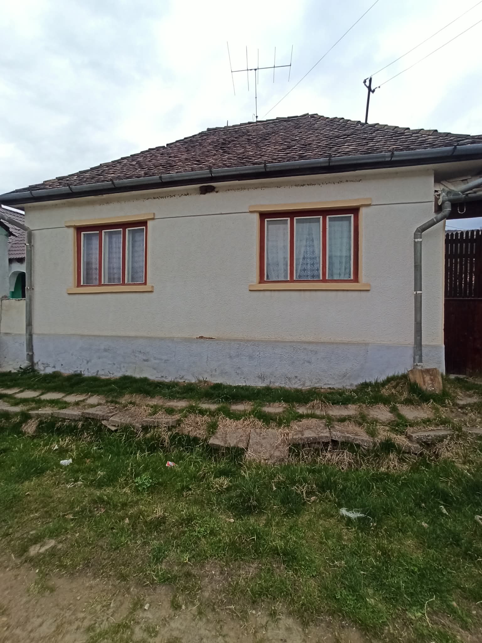 De vânzare casă în satul Roua (jud. Mureş)