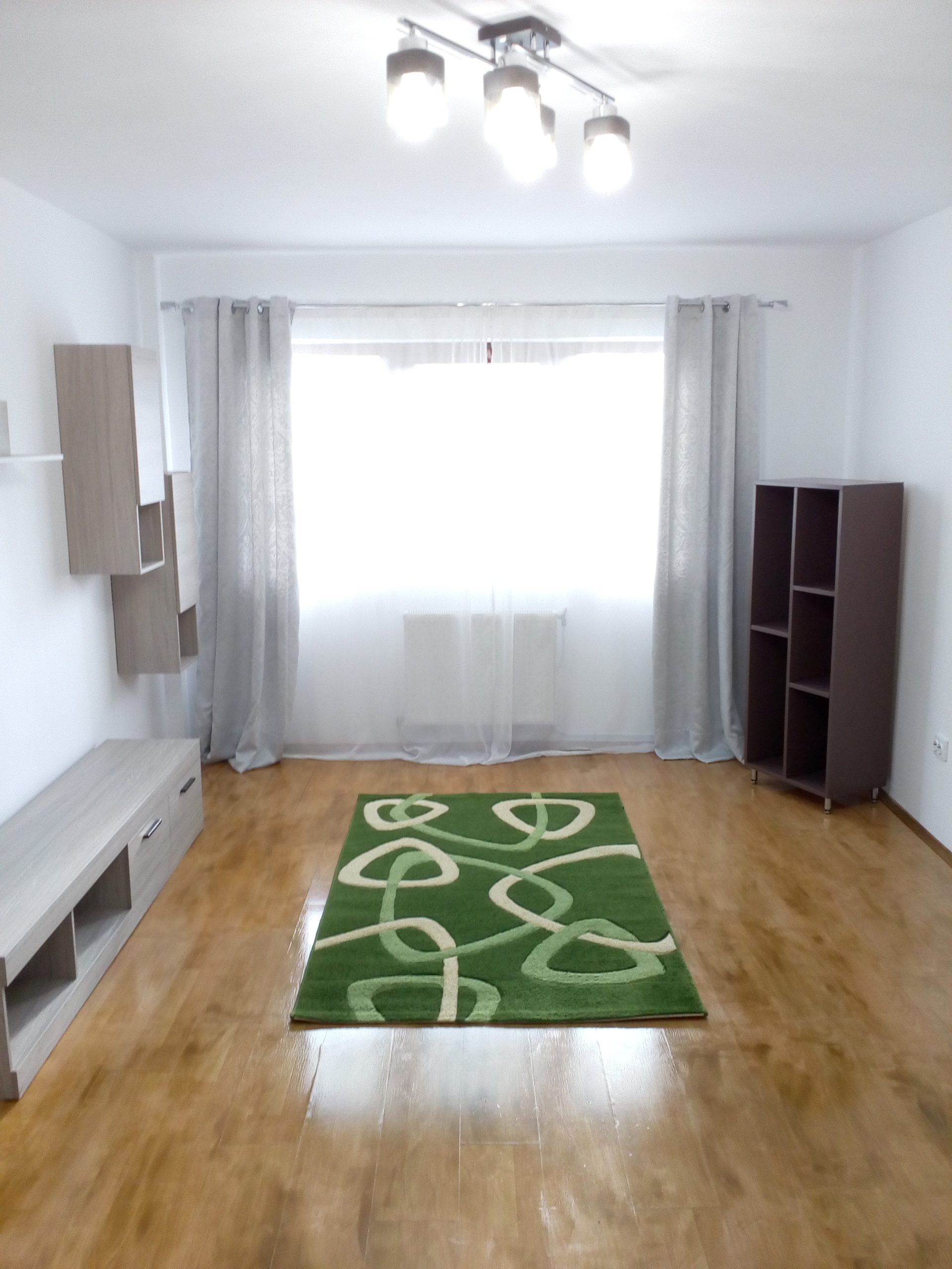 Direct proprietar inchiriez garsoniera fara intermediari 40.5 mp locuibili
