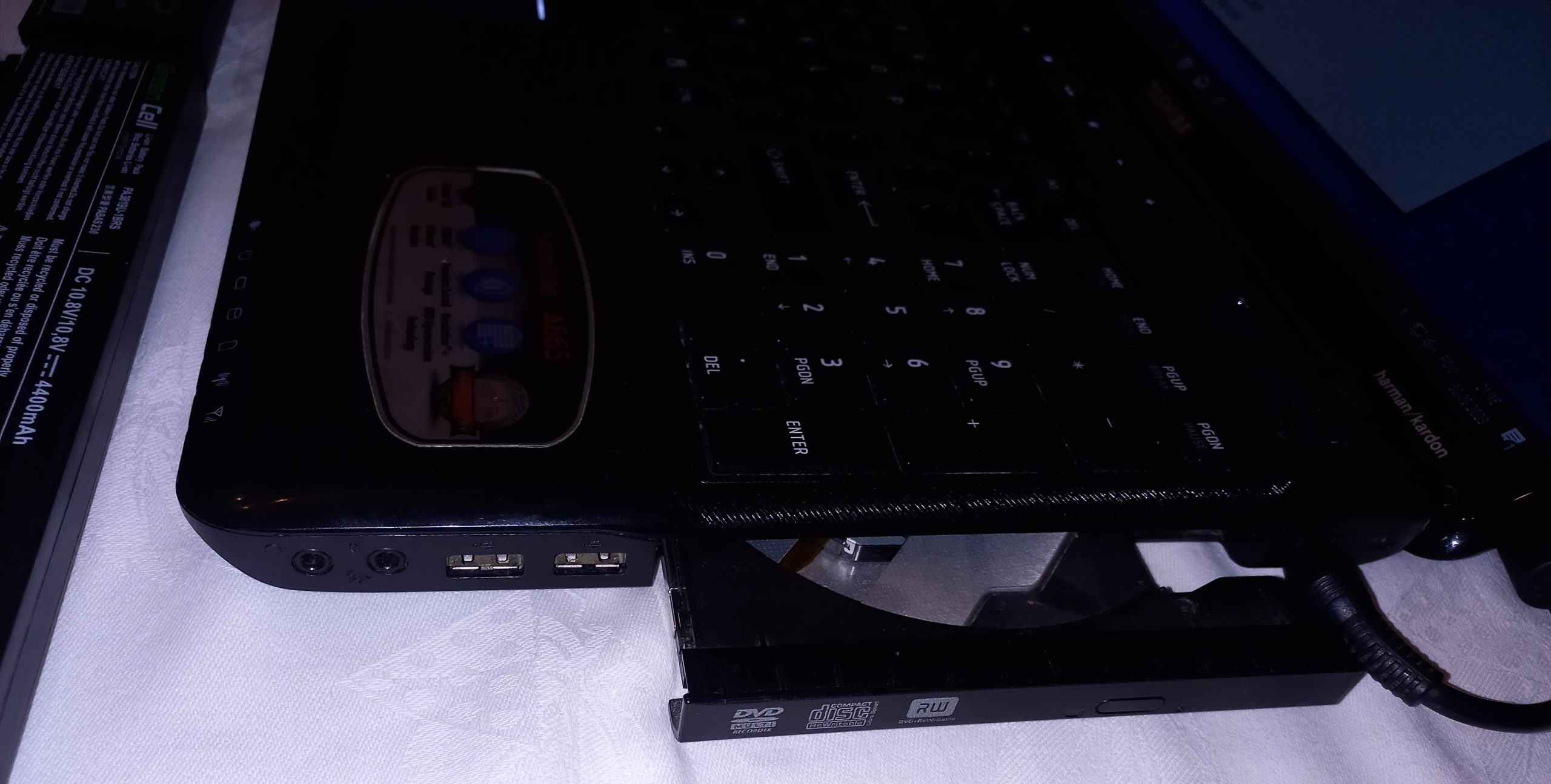 Vand laptop Toshiba Satelite A665 i7 Q740 6 Gb RAM HDD