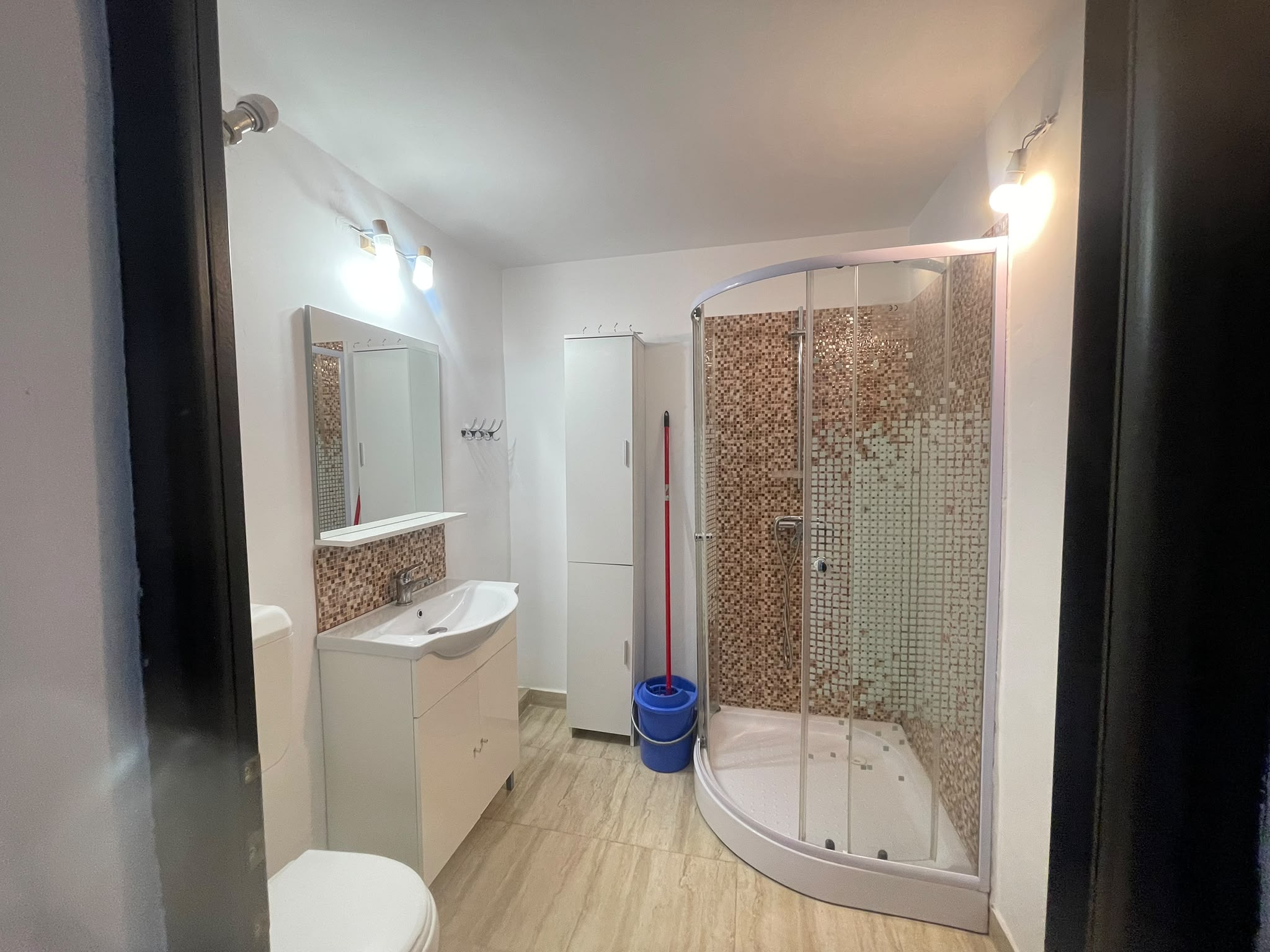 Închiriez apartament zona Titan-METROU-Costin Georgian