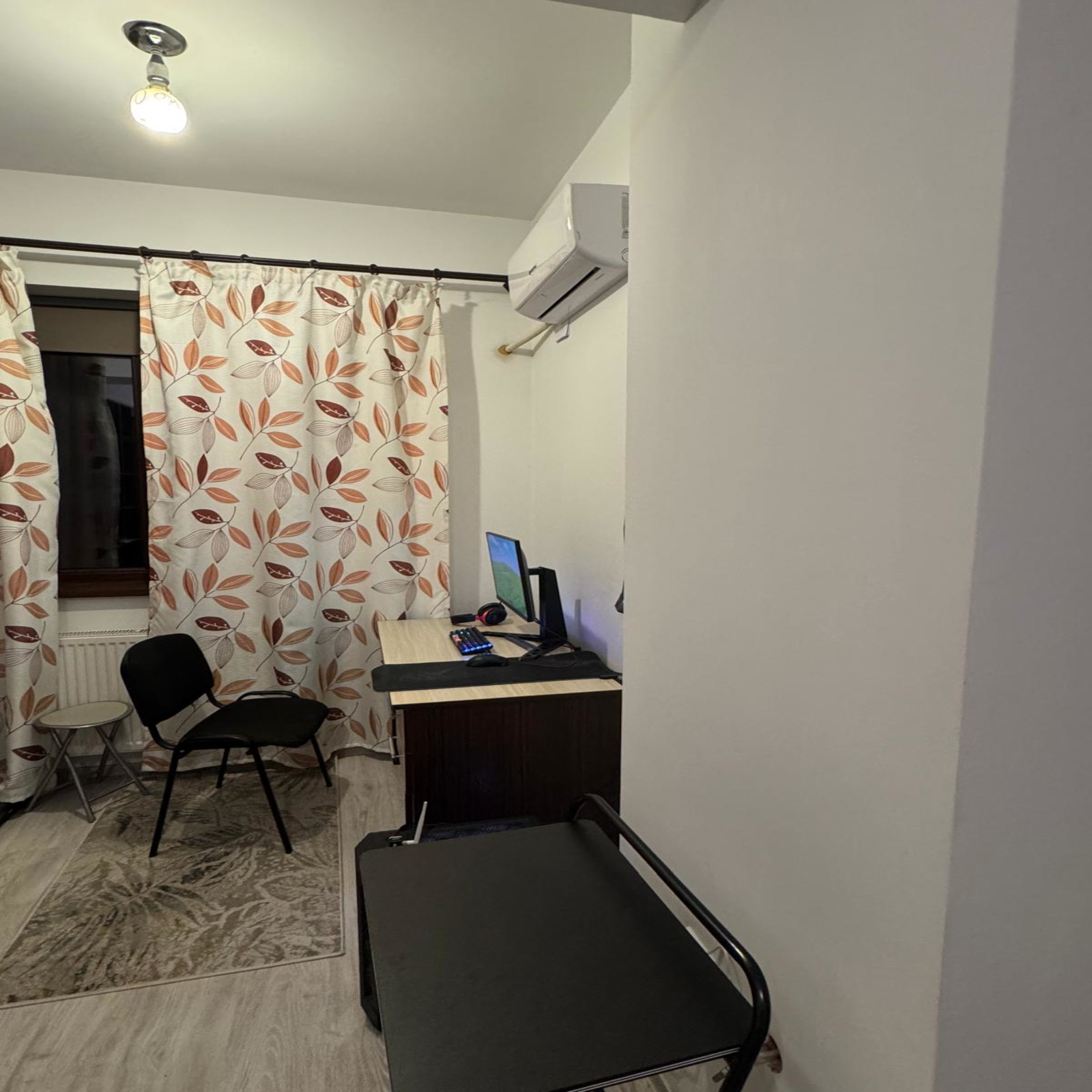 Proprietar, închiriez ap. cu o cam., în Iași, zonă centrală, Palas Lazăr-Residence.