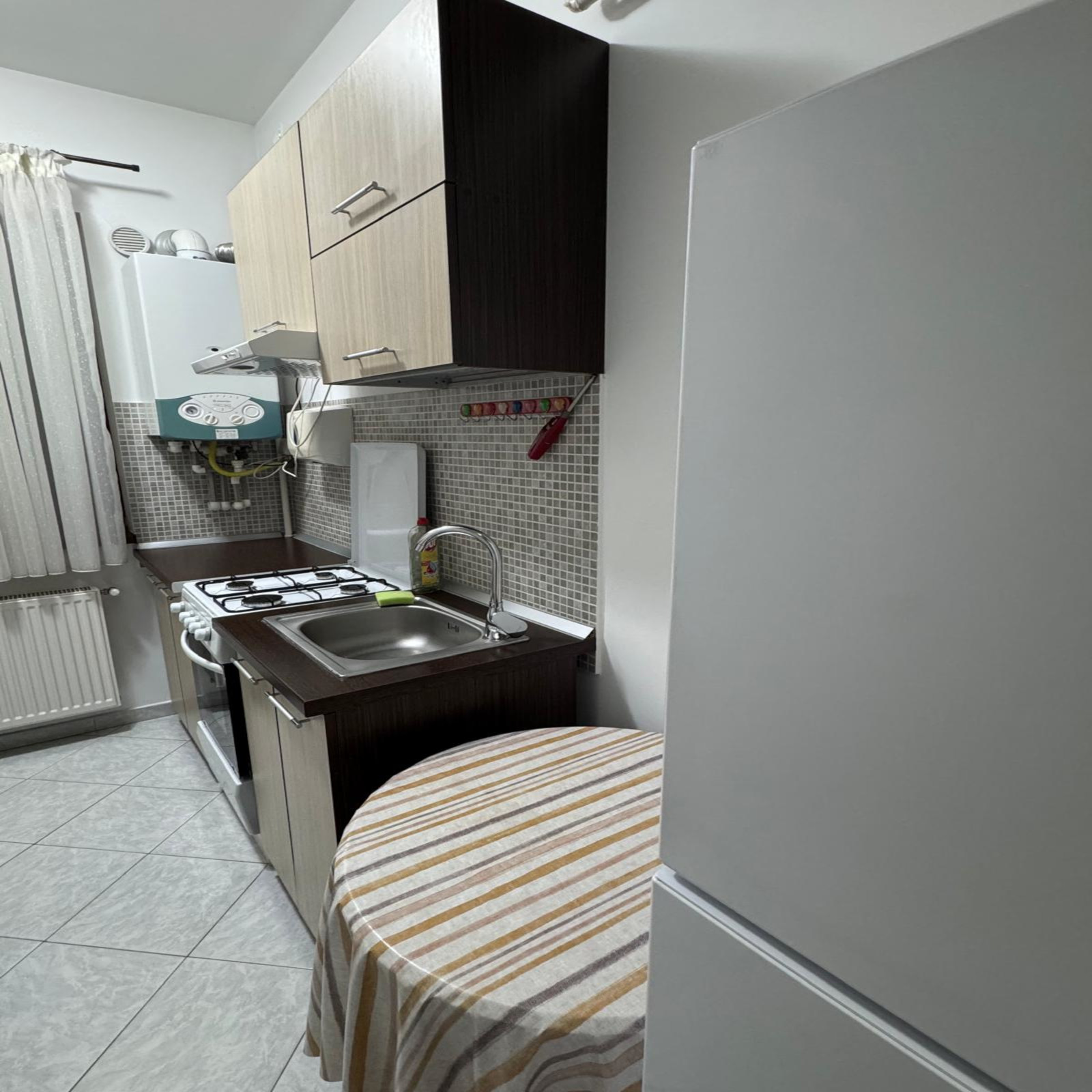 Proprietar, închiriez ap. cu o cam., în Iași, zonă centrală, Palas Lazăr-Residence.