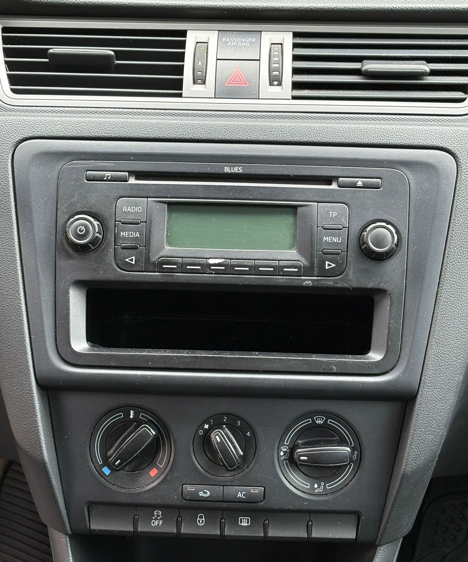 SKODA RAPID 1.2 BENZINĂ