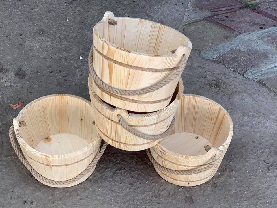 Set roata din lemn decorativa – galeata de lemn pentru fantana