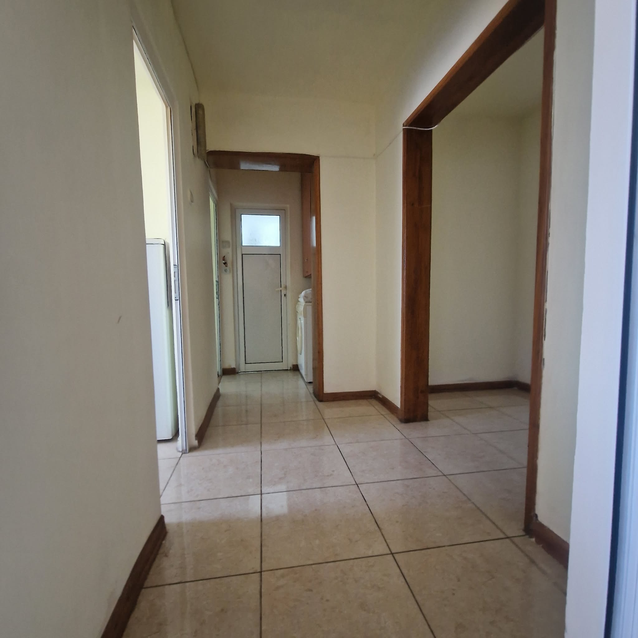 Apartament 2 camere PROPIETAR Malu Rosu 56.000