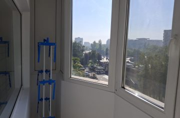 1000044418