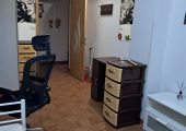 Închiriez camera demisol