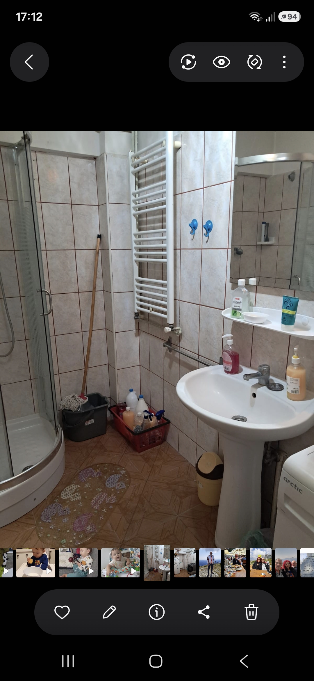 Închiriez camera demisol