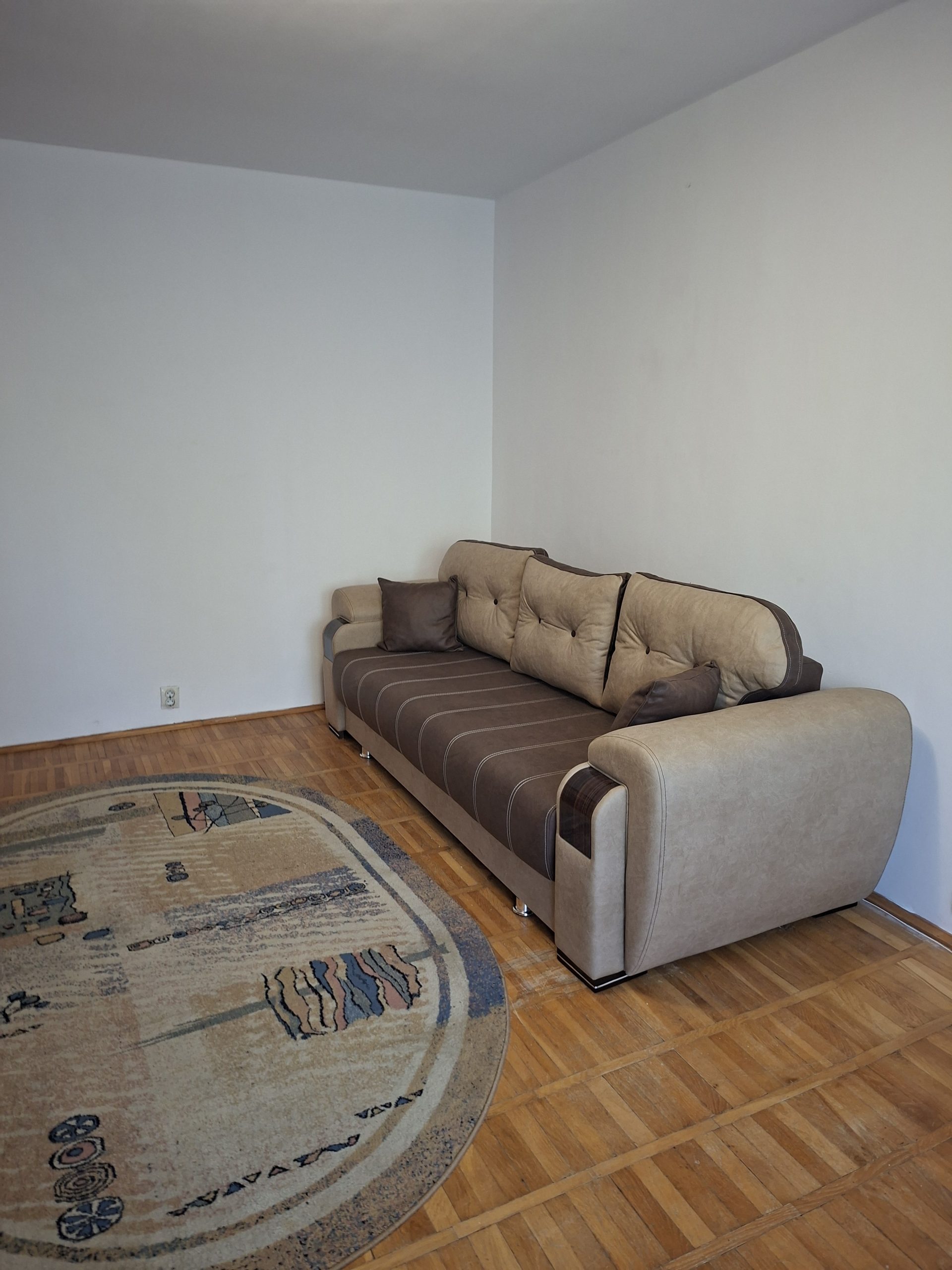 Inchiriez apartament 2 camere