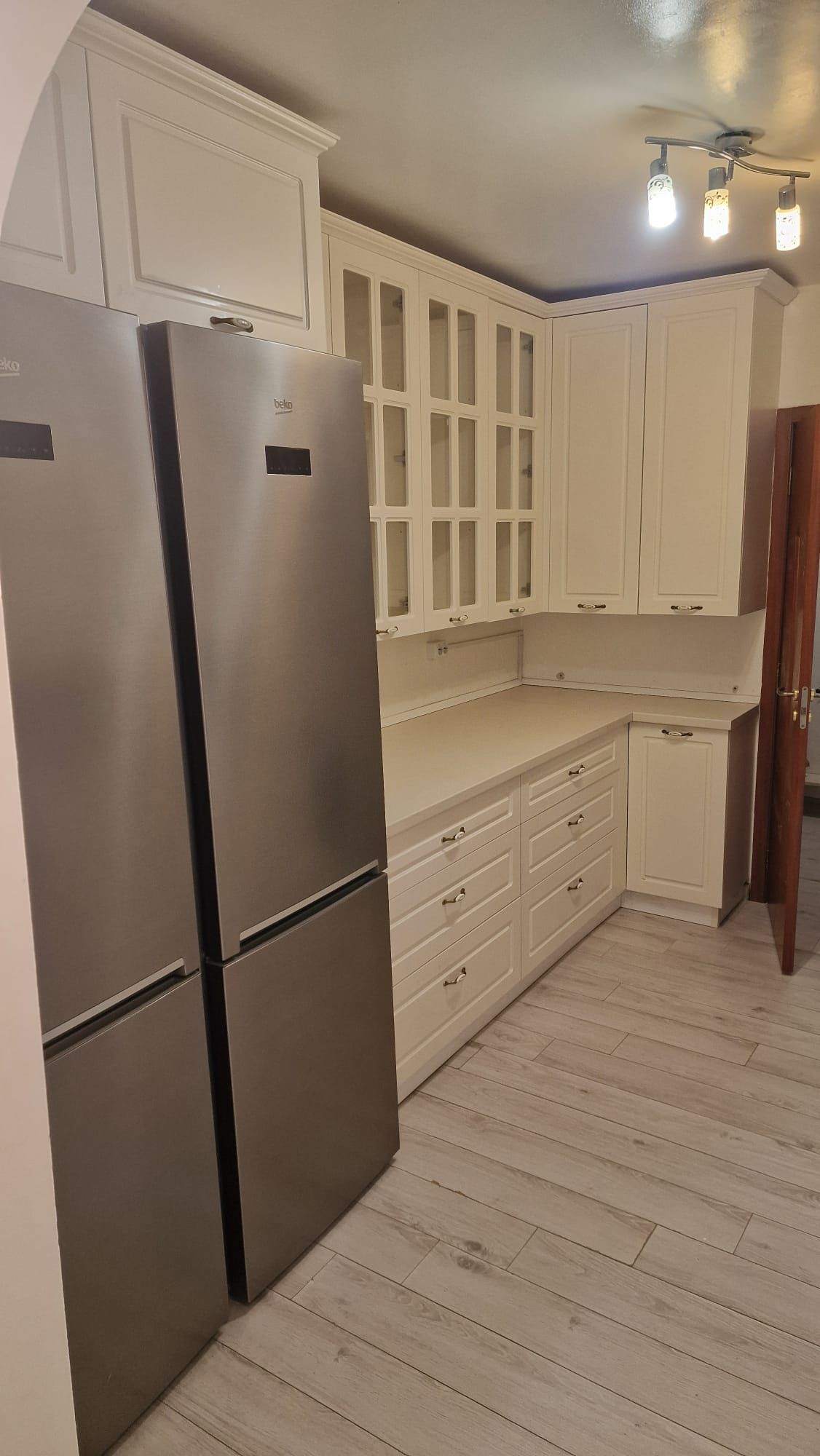 Vând apartament 3 camere, decomandat, in Galata 1 (str.Vamasoaia), doua băi, mobilat/utilat, liber