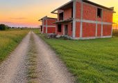 Casa la rosu in Frumusani (15 km de Bucuresti)
