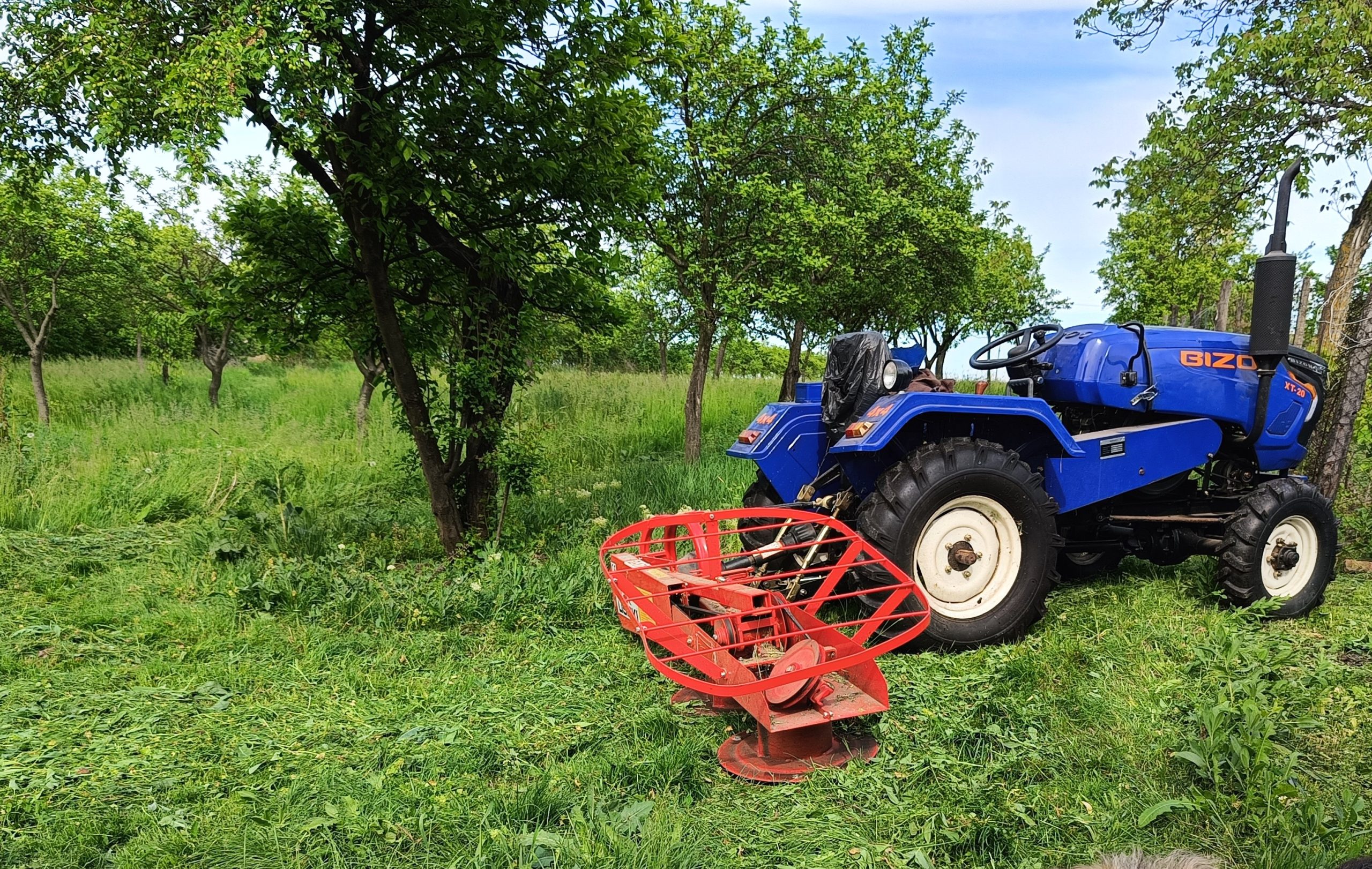 Vand Tractor BizonT20 4×4 la pachet cu plug 2cormane si freza1,25m pret 18.500lei negociabil+utilaje