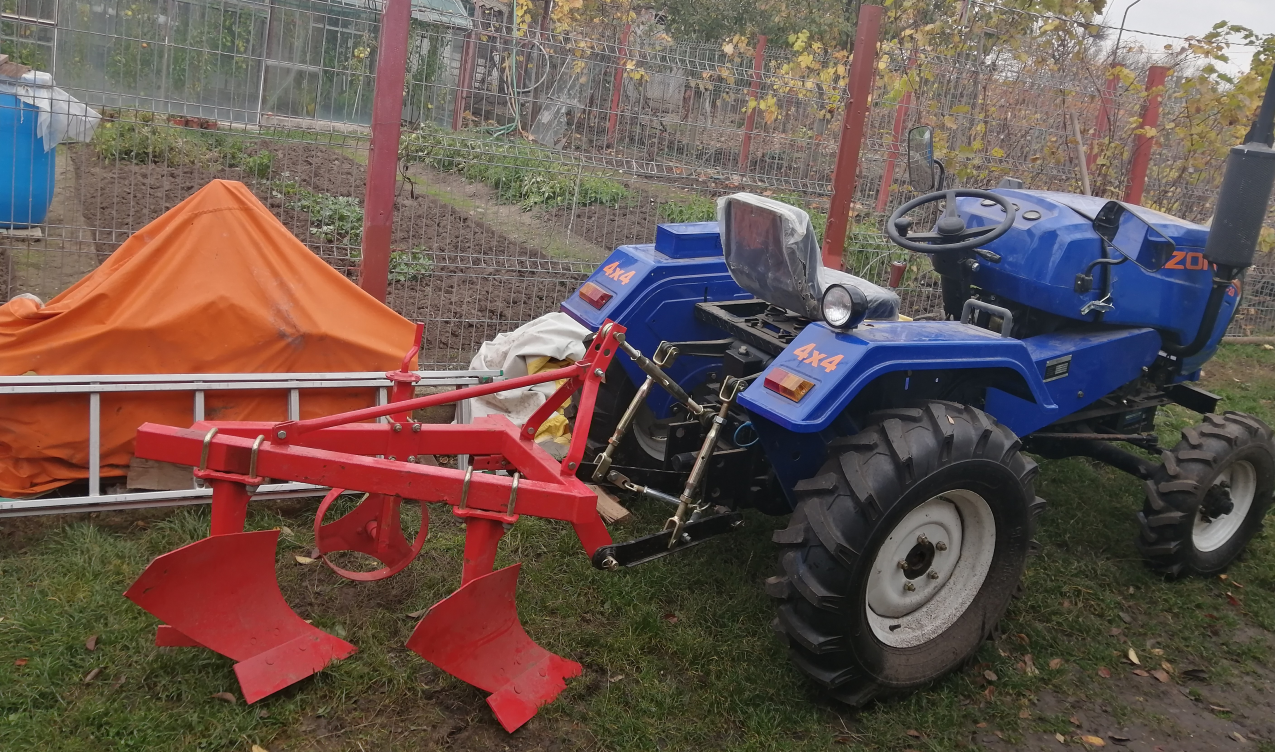 Vand Tractor BizonT20 4×4 la pachet cu plug 2cormane si freza1,25m pret 18.500lei negociabil+utilaje