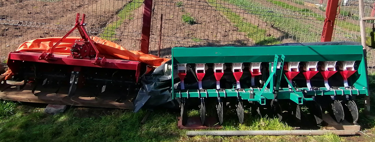 Vand Tractor BizonT20 4×4 la pachet cu plug 2cormane si freza1,25m pret 18.500lei negociabil+utilaje