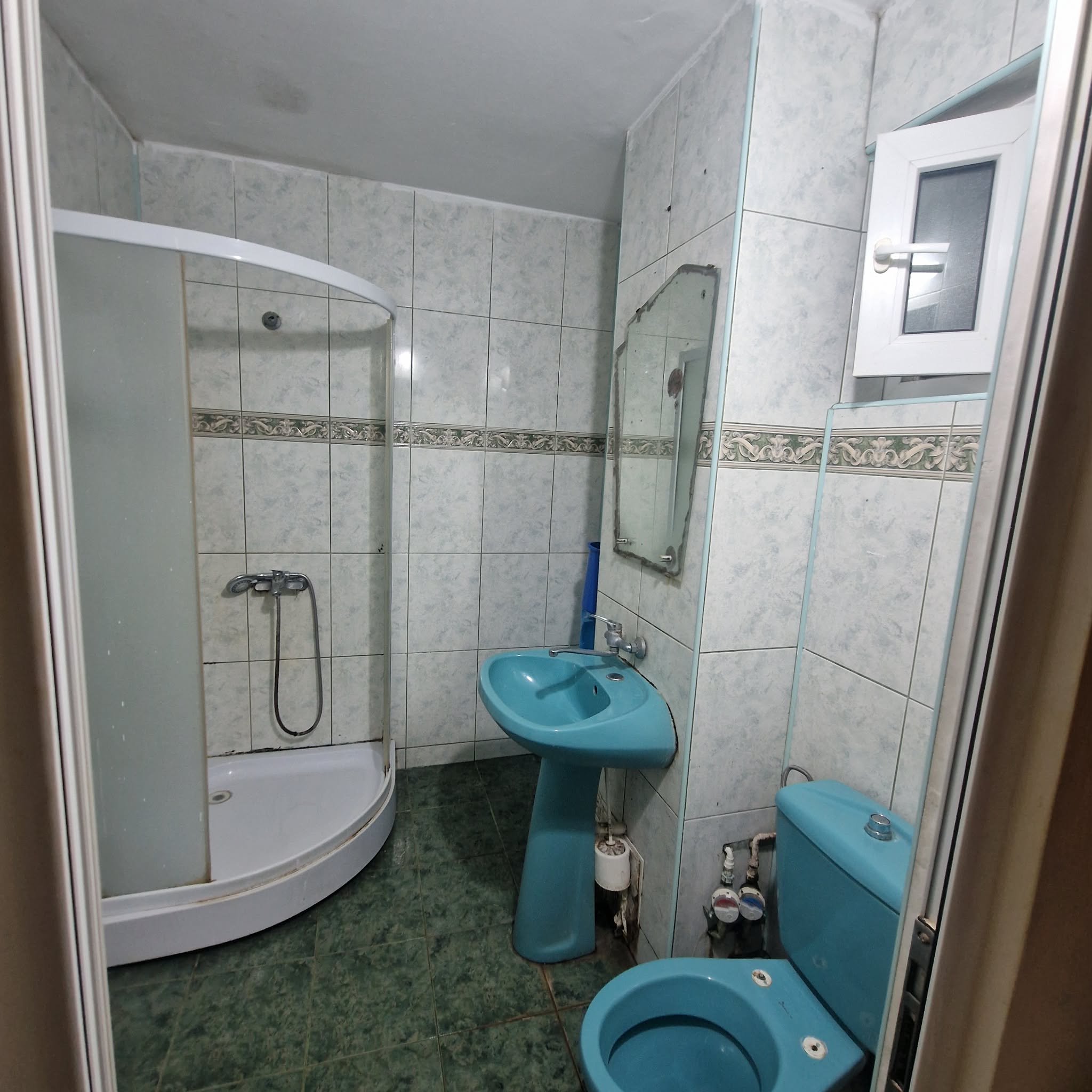 Apartament 2 camere PROPIETAR Malu Rosu 56.000