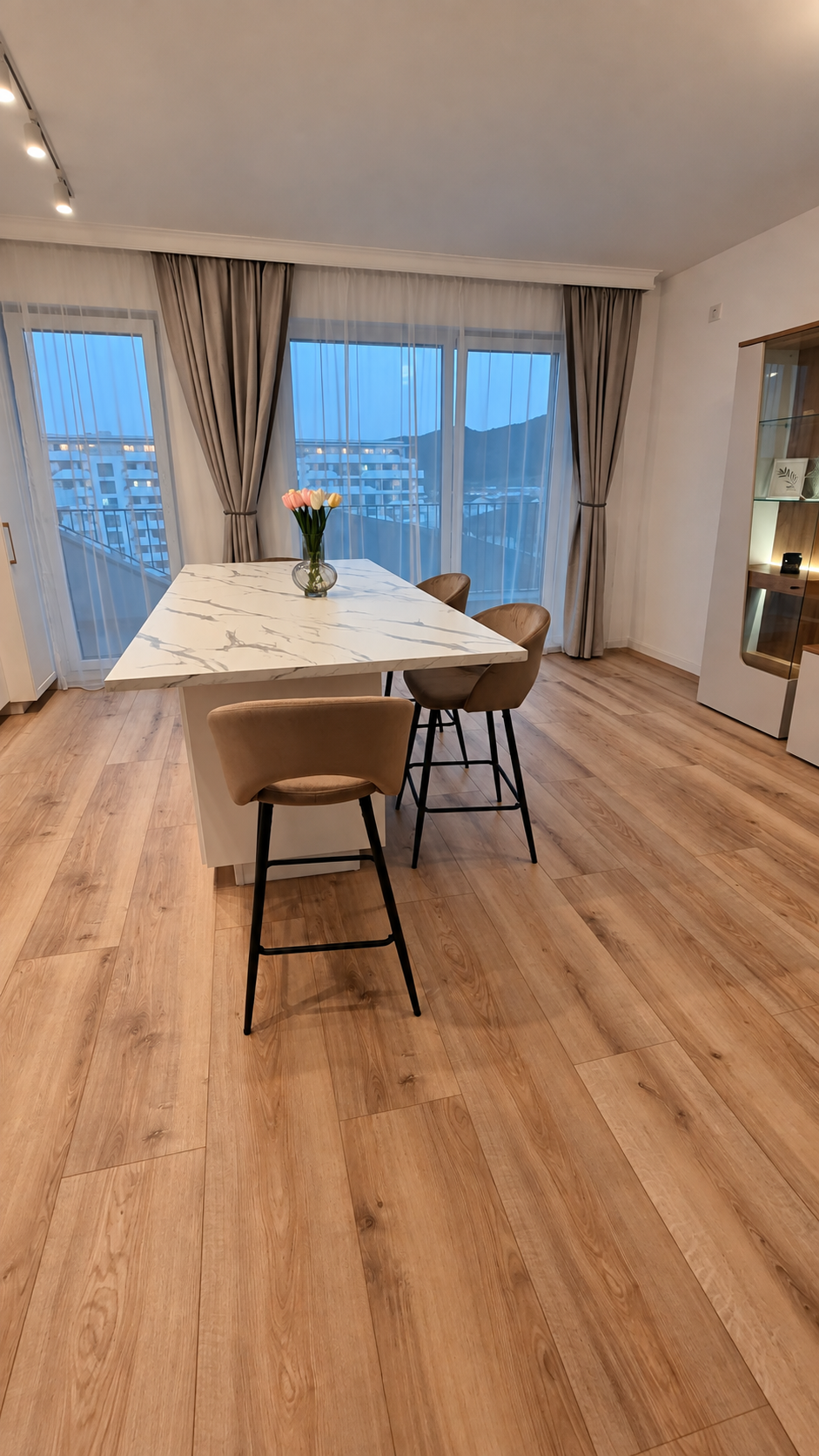 APARTAMENT NOU DE ÎNCHIRIAT – PRIMA ÎNCHIRIERE
